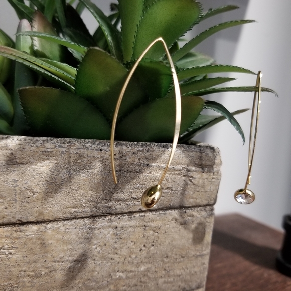 Swarovski Jewelry - SWAROVSKI EARRINGS